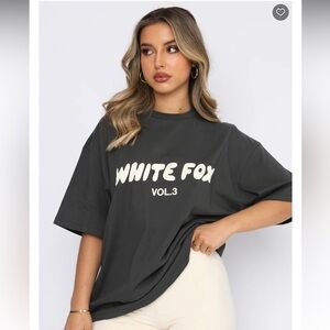 NWT- WHITE FOX - Offstage Oversized Tee size S/M in Shadow color